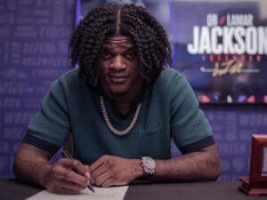 NFL: Lamar Jackson oficializa renovação com os Ravens e faz plano ousado