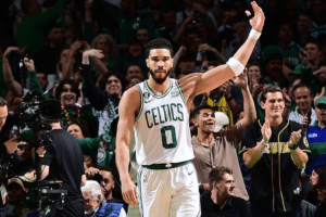 NBA Playoffs: Jayson Tatum repete feito que só Kobe e Durant conseguiram