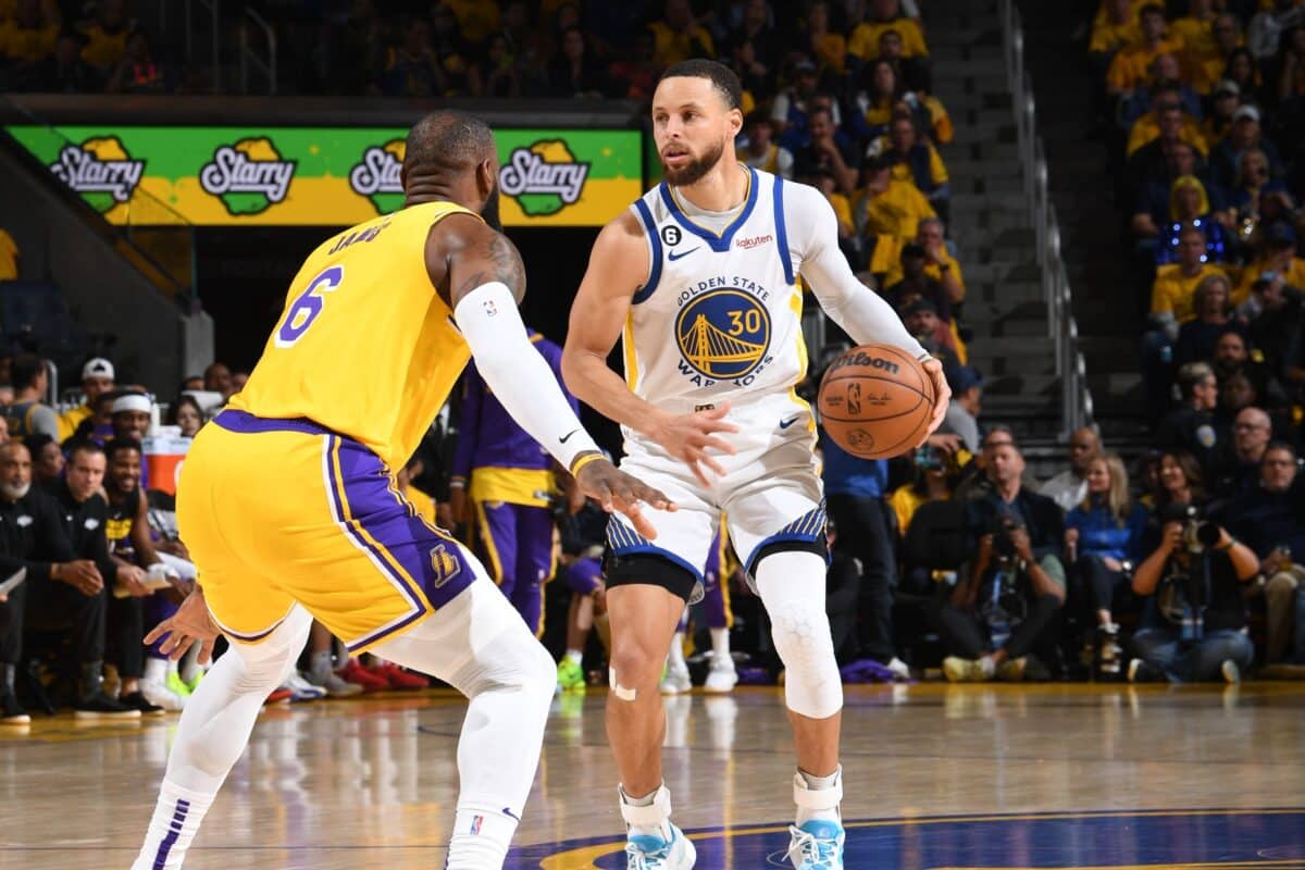 NBA: Warriors vencem Lakers, sobrevivem e forçam novo Curry x LeBron