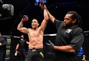 Werdum desafia Ngannou por superluta em estádio de futebol no Brasil