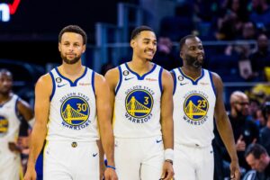 Stephen Curry, Jordan Poole e Draymond Green, do Golden State Warriors. Foto: John Hefti / SUSA / Icon sport
