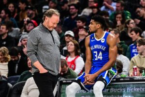 NBA: Bucks demitem técnico Budenholzer 10 dias após morte do irmão