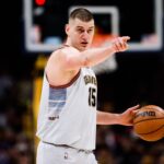 NBA: Jokic tem triplo-duplo em vitória dominante dos Nuggets sobre Suns