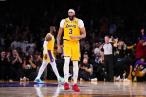 NBA: Anthony Davis contém comemoração após ‘jantar’ Curry