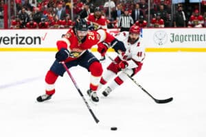 NHL: Panthers arrasam Hurricanes e ficam a um passo da final da Stanley Cup