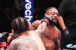 UFC Vegas 73: Carlos Diego Ferreira deixa público atônito com nocaute brutal