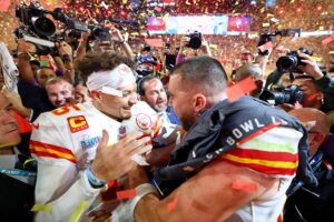 NFL: Travis Kelce faz alerta a jogador que ‘desrespeitou’ Patrick Mahomes