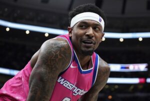 NBA: dois times saem na frente em uma possível troca por Bradley Beal