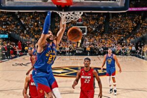 Nuggets amassam Heat no Jogo 1 das finais da NBA com domínio de Jokic