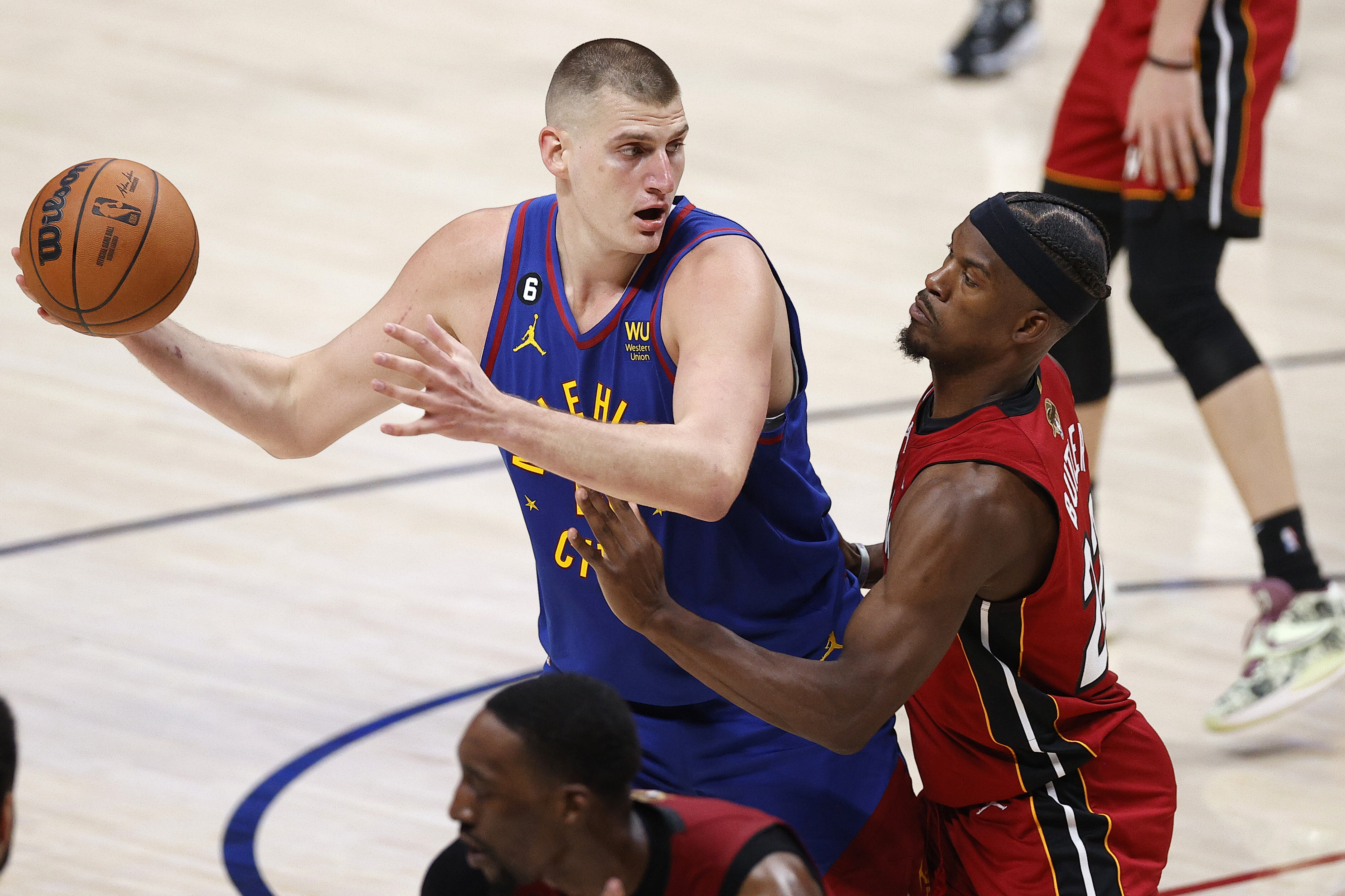 Jokic lidera lista dos maiores ‘roubos’ da NBA; veja o ranking