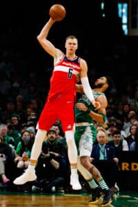 Celtics, Wizards e Grizzlies fecham negociação que envolve Porzingis e Smart; veja