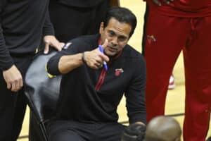 Brilhantismo de Spoelstra impressiona mesmo após 26 anos no Heat