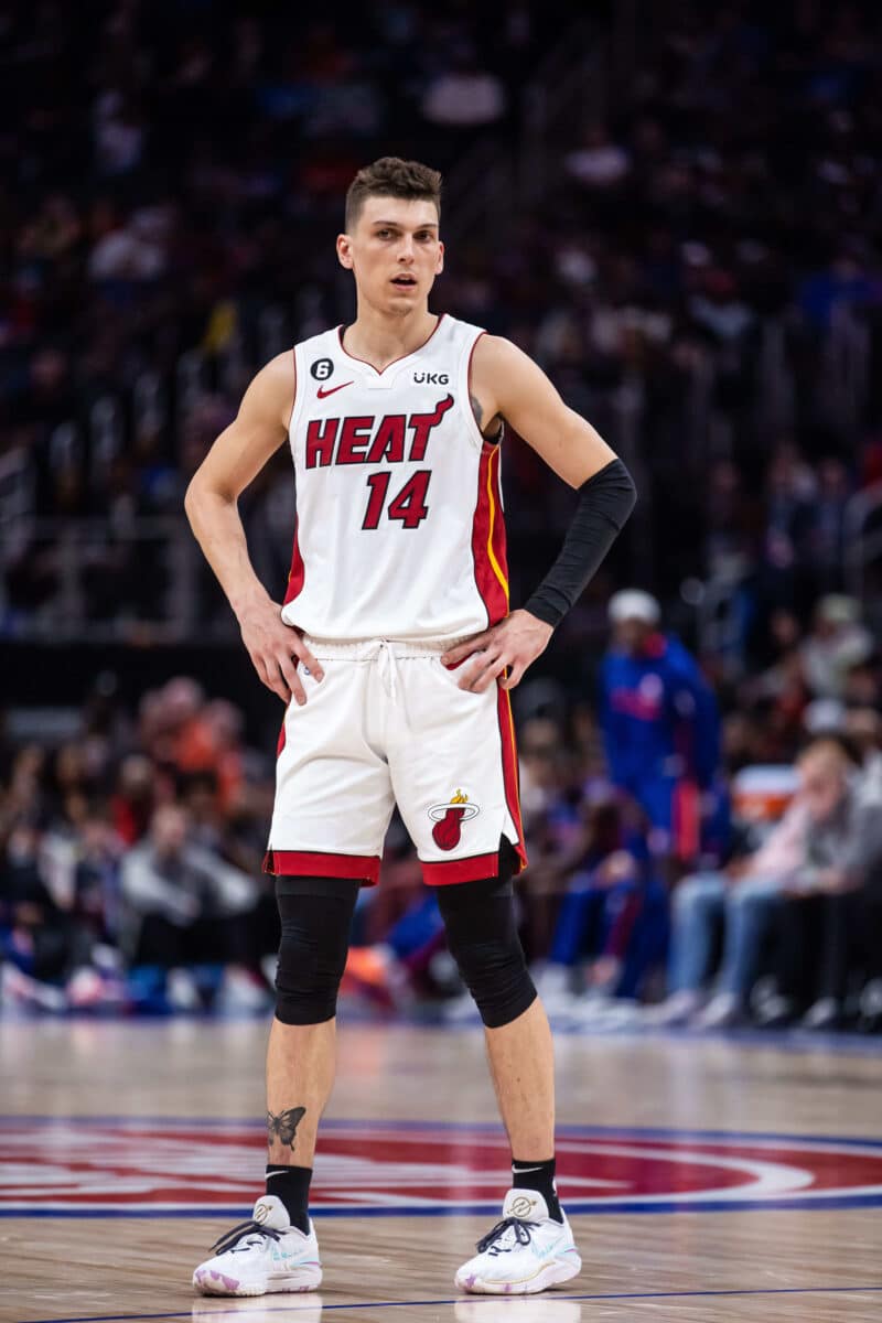 NBA: Tyler Herro ironiza rumores de saída do Heat após troca de Lillard