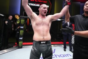 UFC Fight Night Strickland x Magomedov: onde assistir ao vivo e horário das lutas