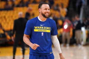 Warriors: Curry monta time dos sonhos com três Lakers e substituição
