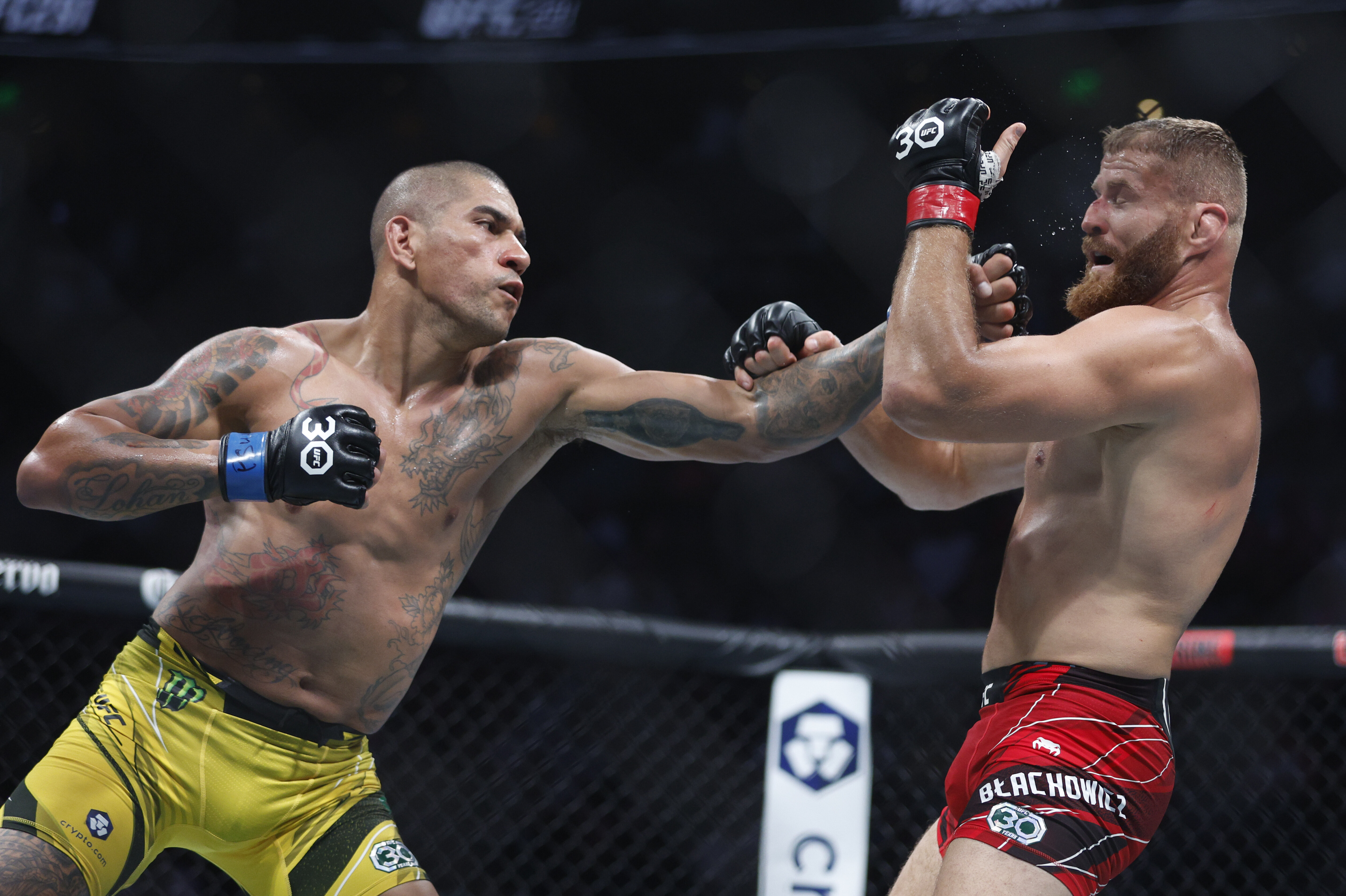 UFC 291: Poatan vence, e Gaethje leva disputa pelo BMF com chutaço