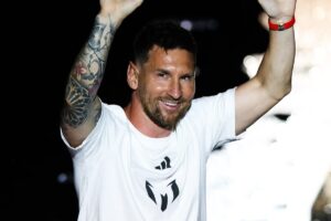 Apresentação de Messi no Inter Miami supera tempestade e lota estádio