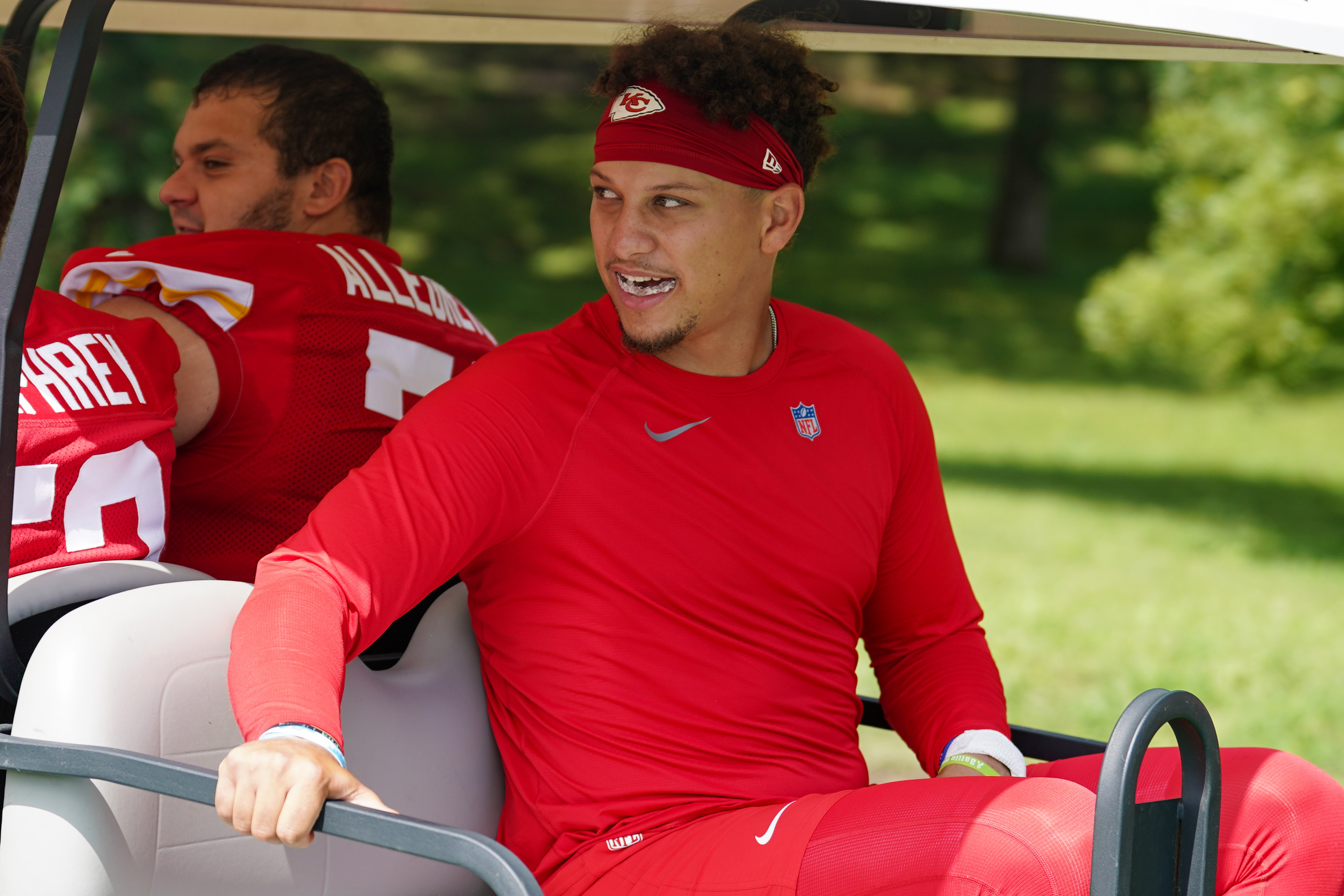 Patrick Mahomes: por que o melhor QB da NFL não é o mais bem pago?