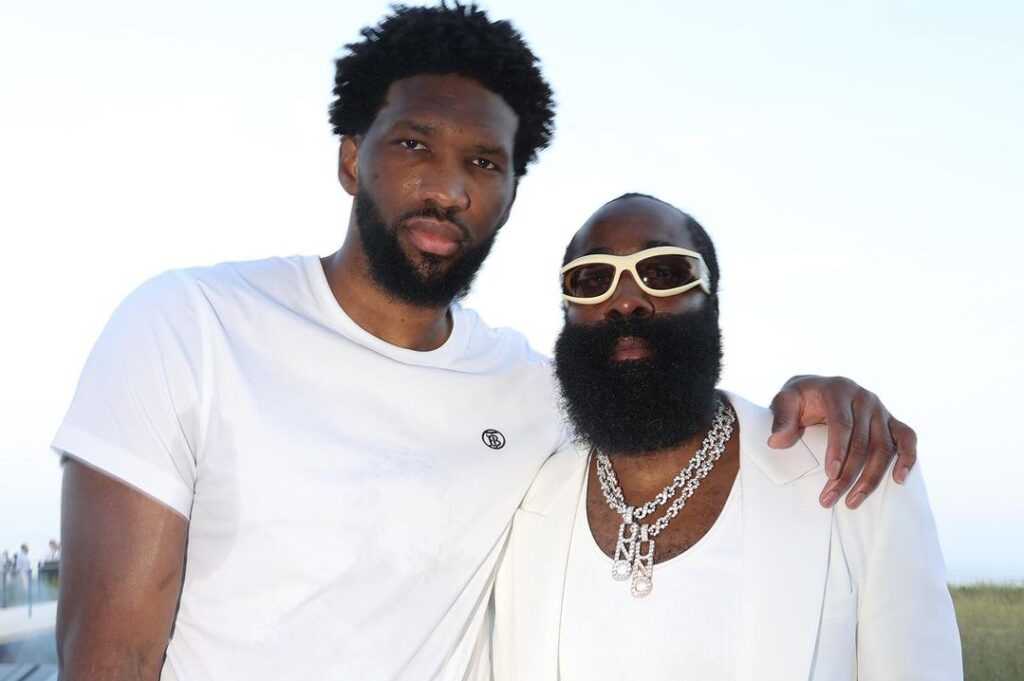 Embiid revela reação após pedido de saída de Harden e faz apelo