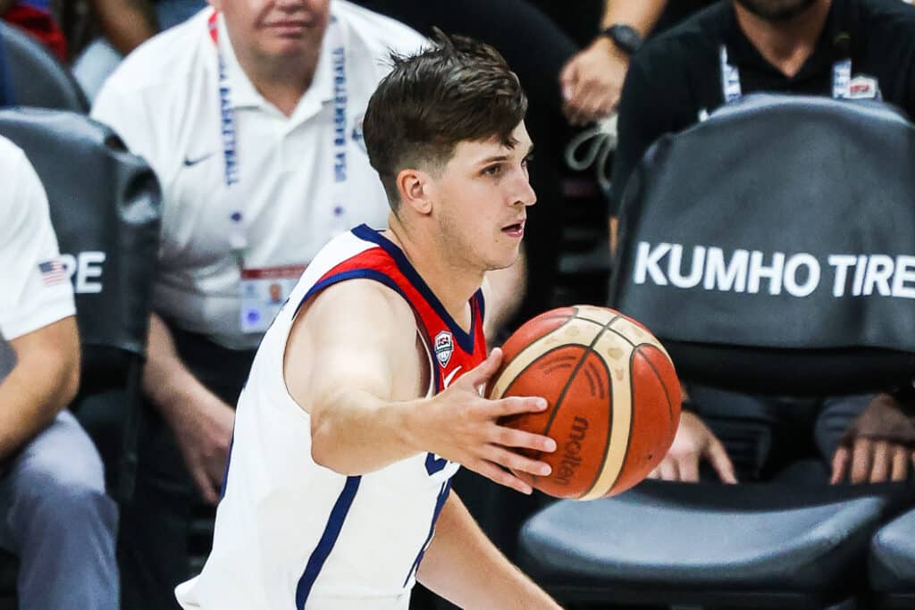 Austin Reaves brilha na seleção dos EUA e arranca elogio de LeBron