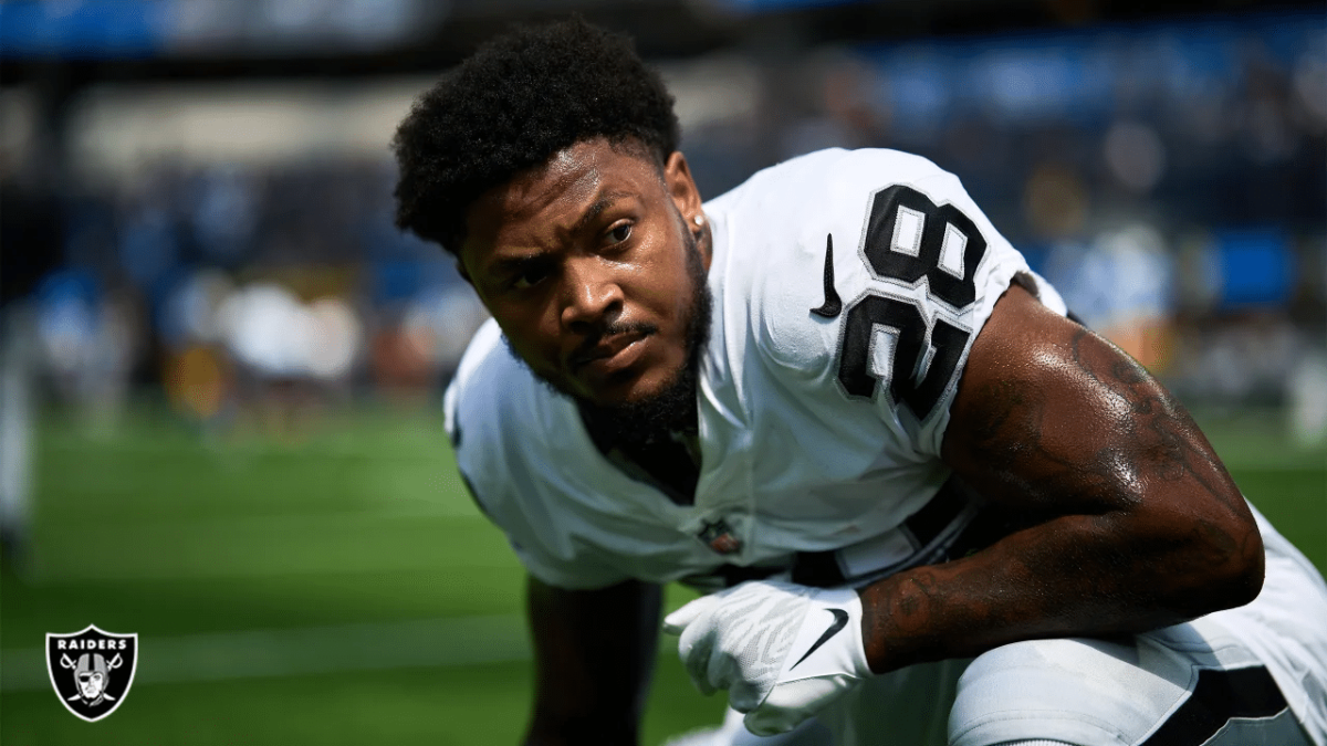 Mercado NFL: Josh Jacobs encerra novela e renova com os Raiders