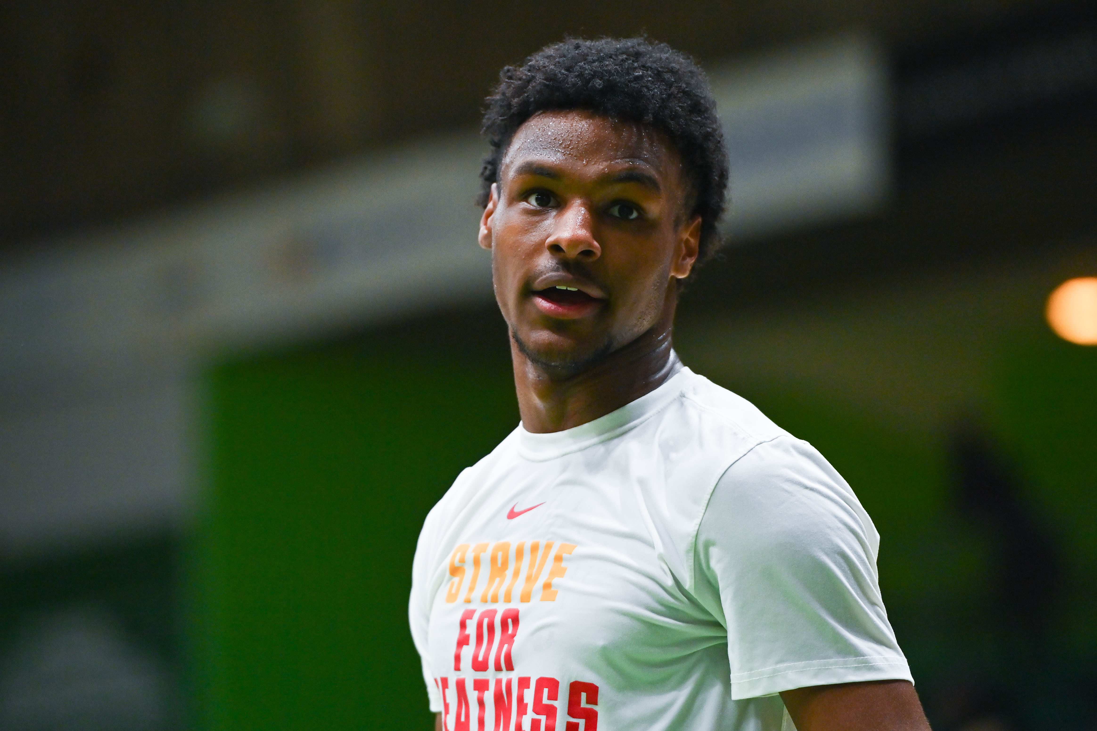 NCAA: Após parada cardíaca, Bronny James perde 1º treino da pré-temporada