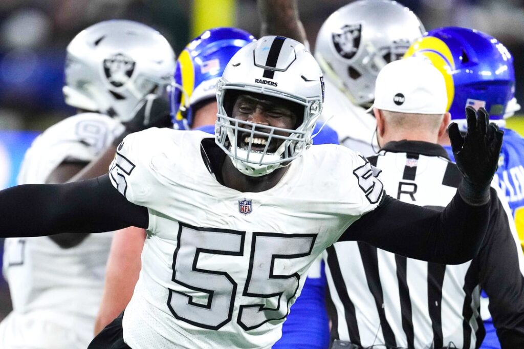 Estrela da NFL denuncia internação forçada em hospital psiquiátrico: ‘Preso’