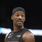 Gente como a gente: Jimmy Butler se choca com preço da gasolina nos EUA