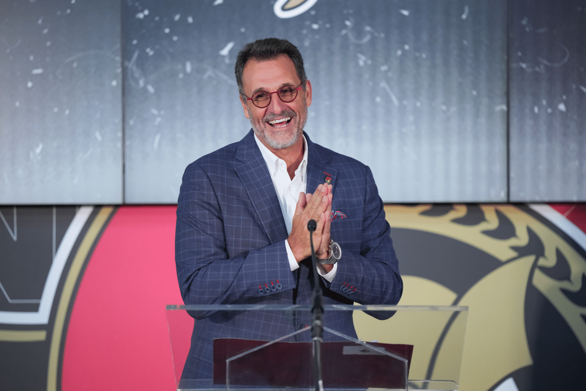 NHL aprova e Ottawa Senators é oficialmente vendido