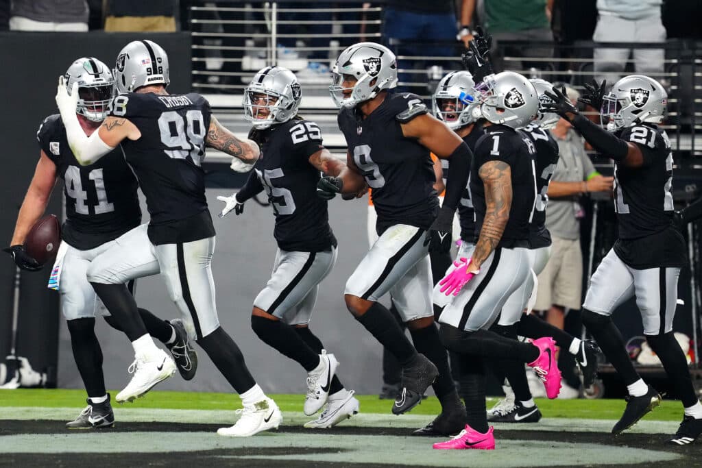 NFL: Raiders vencem Packers com os kickers tomando conta do jogo
