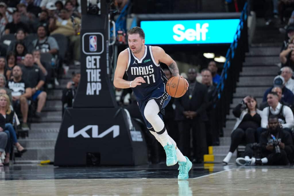 NBA: Luka Doncic atinge marca histórica na estreia da temporada contra os Spurs