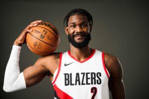 NBA: DeAndre Ayton fala sobre saída dos Suns em retorno à Phoenix: ‘Não sinto nada’