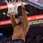 LeBron na NFL? Astro dos Lakers é homenageado com jogada em partida dos Bills