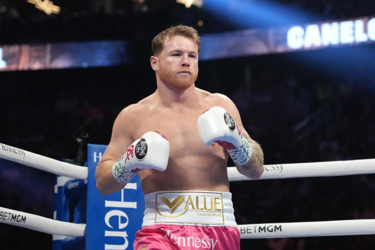 Canelo Álvarez derrota Charlo em luta histórica e se consolida rei do boxe