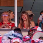 Amuleto da sorte: Taylor Swift viaja para assistir ao jogo dos Chiefs na NFL