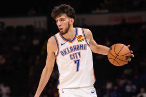 Chet Holmgren desafia NBA após marca impressionante de tocos