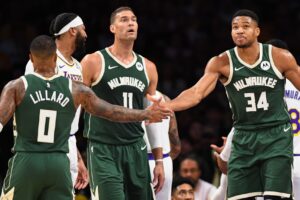Giannis se impressiona com 1º jogo ao lado de Lillard na NBA: ‘Nunca vi isso’