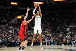 NBA: Spurs vencem Rockets com volta de Wembanyama e Vassell