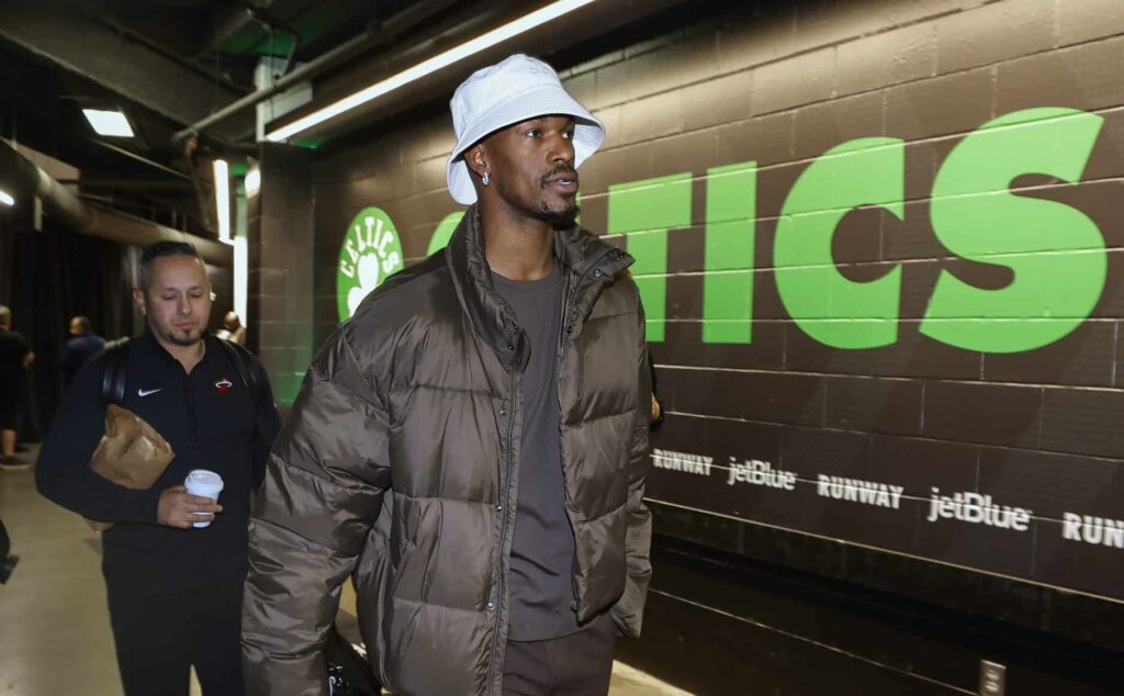 Jimmy Butler consegue permissão da NBA para ‘descansar’ e desfalca Heat