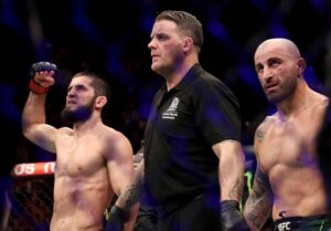 UFC 294: como Volkanovski pode vencer Makhachev e fazer história?