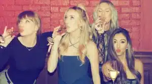 À vontade! Taylor Swift curte noite ao lado de namoradas de jogadores da NFL