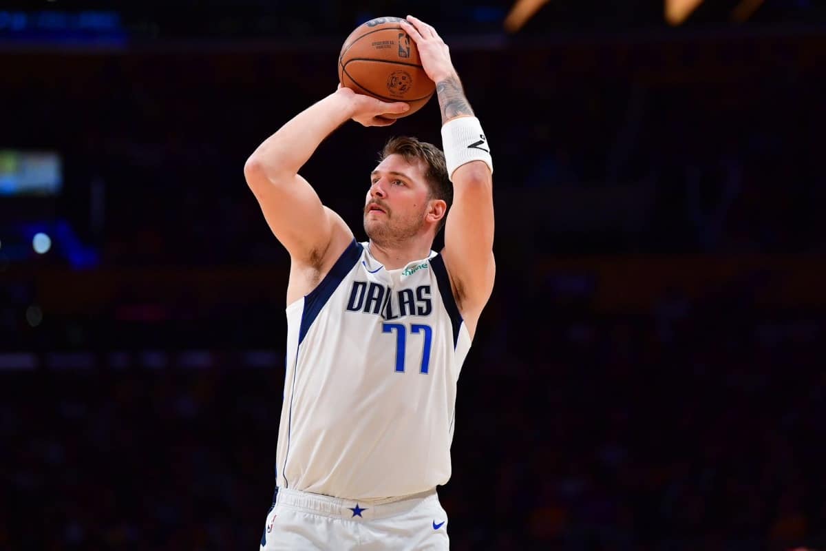 NBA: Luka Doncic machuca e deixa partida contra Clippers