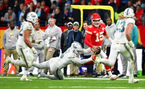 NFL: Na Alemanha, Chiefs levam a melhor sobre os Dolphins