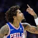 NBA: torcida dos 76ers homenageia Kelly Oubre Jr. em jogo quente de Maxey