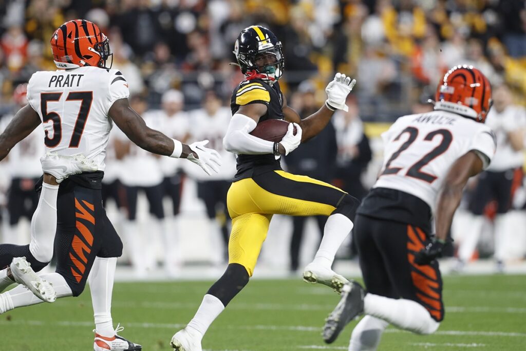 NFL: Steelers batem Bengals e ficam vivos na busca pelos playoffs