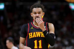 Trae Young marca duplo-duplo e iguala recorde na NBA