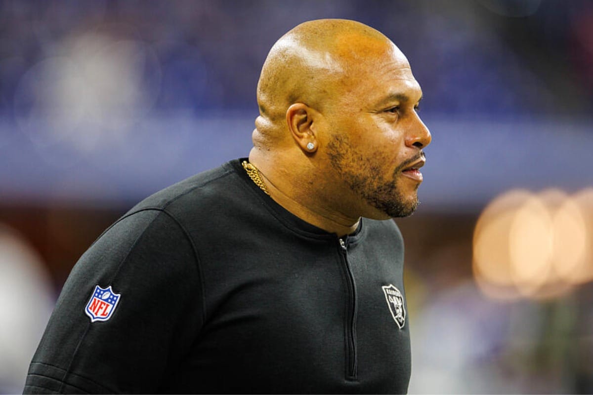 NFL: Antonio Pierce assume nova função nos Raiders