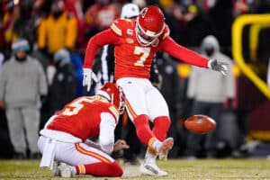 Playoffs da NFL: Com ‘artilheiro’ improvável, Chiefs congelam Dolphins