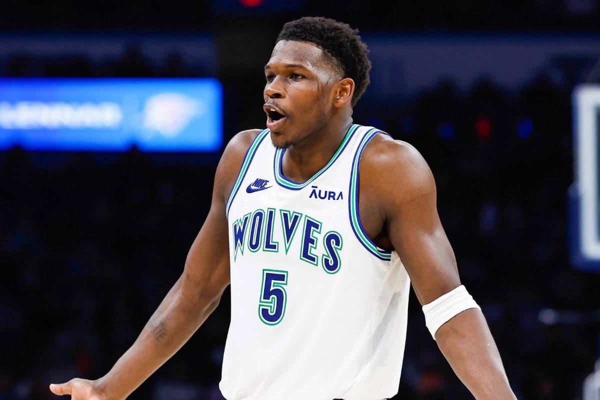 Anthony Edwards ignora regra da NBA e ataca arbitragem: ‘Ladrões’