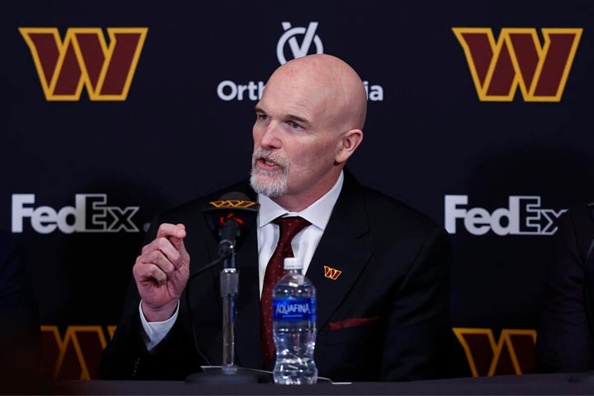 NFL: novo técnico dos Commanders anuncia primeira saída da equipe